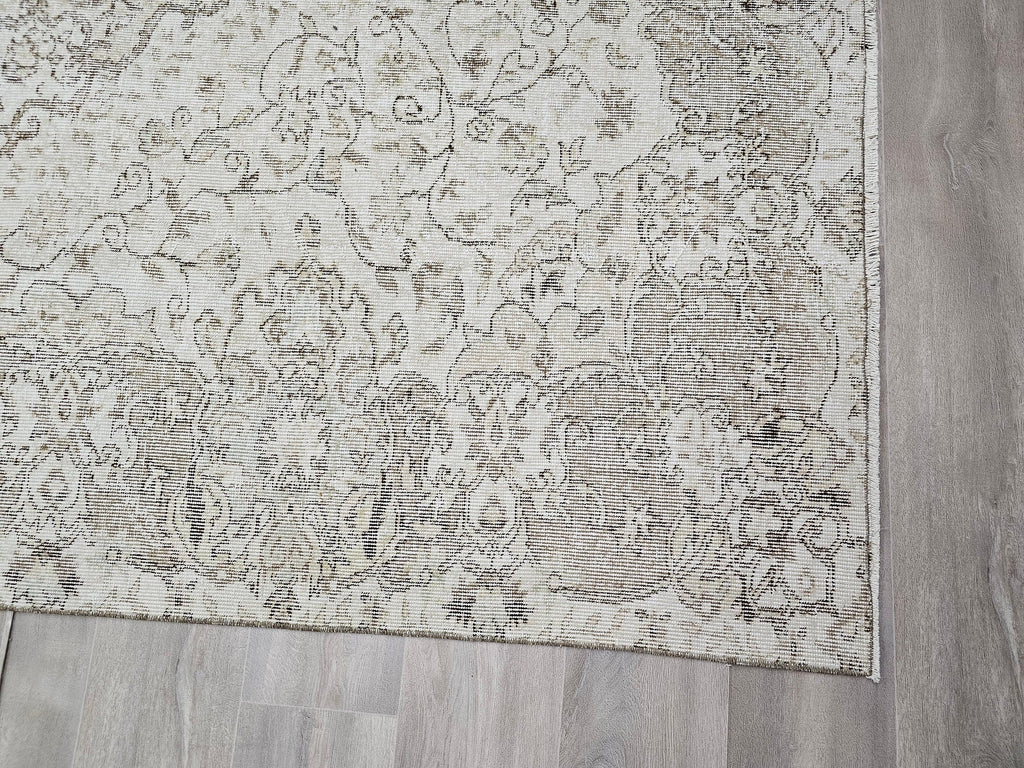 7x9 Vintage Turkish Rug : Hand Knotted Wool Oushak Rug - Neutral area rug for Bedroom and Kids room (6.70x9.55 ft)