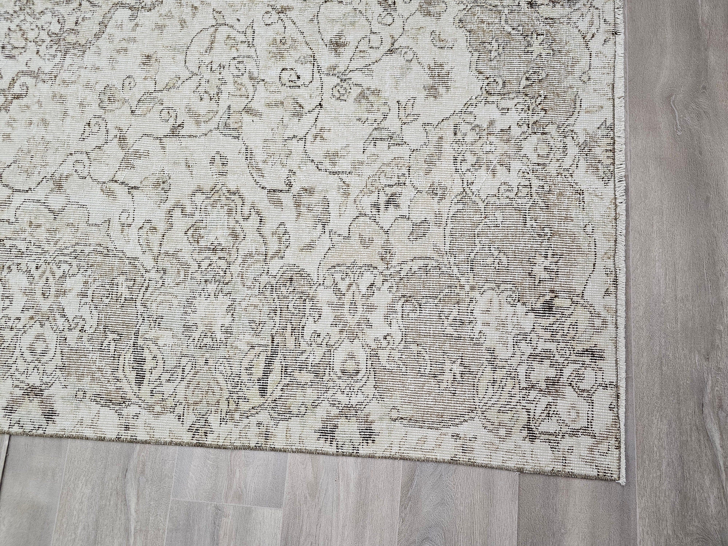 7x9 Vintage Turkish Rug : Hand Knotted Wool Oushak Rug - Neutral area rug for Bedroom and Kids room (6.70x9.55 ft)
