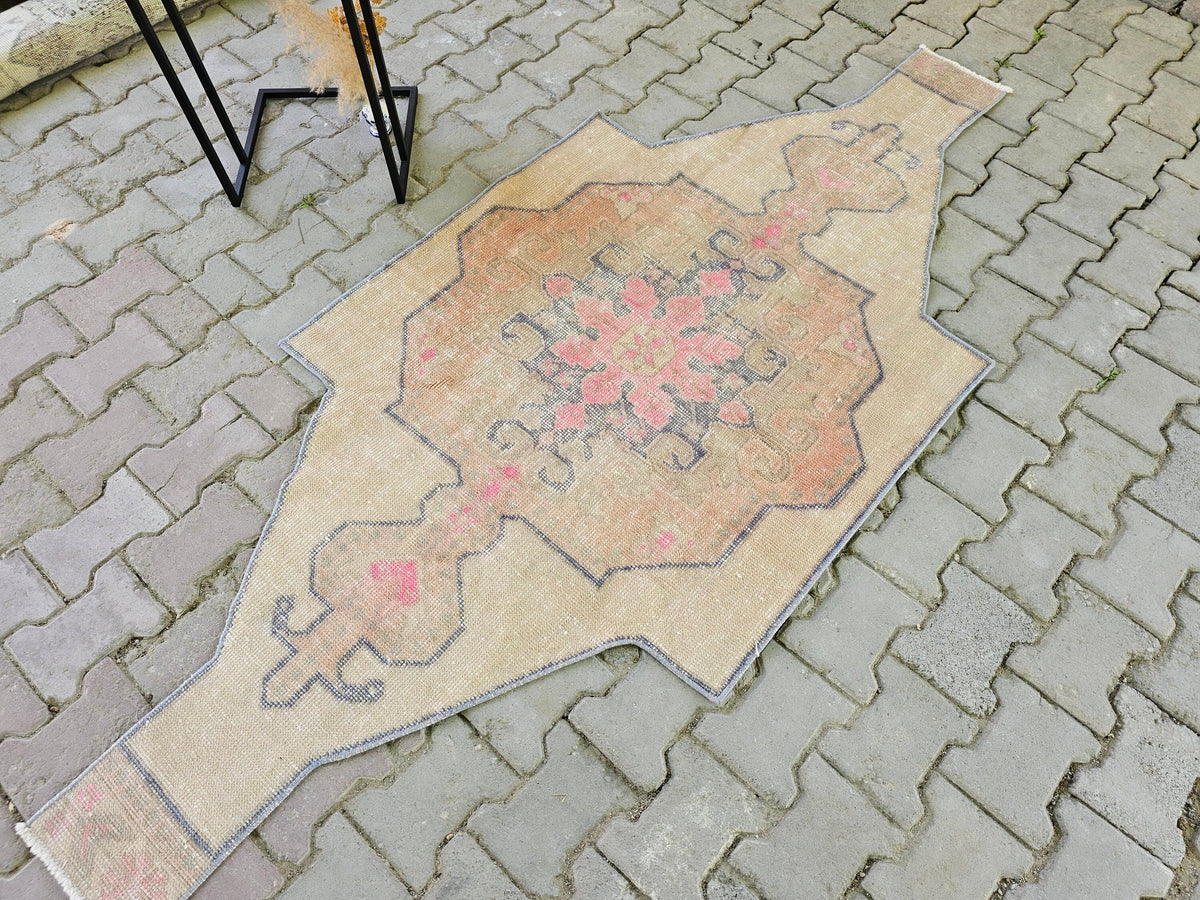 Vintage Geometric Turkish Rug: Hand-Knotted Wool Oushak Rug (3.3 x 7.5 ft)