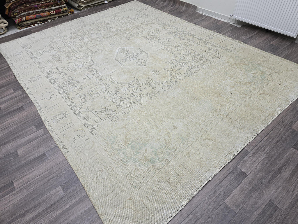 Oversized Neutral Oushak Rug: Vintage Turkish Wool Carpet (9.30x12.50 feet)