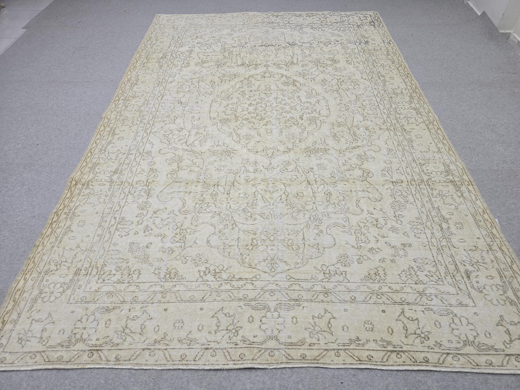 Vintage Turkish Oushak Rug 7x10, Cream Floral Wool Carpet