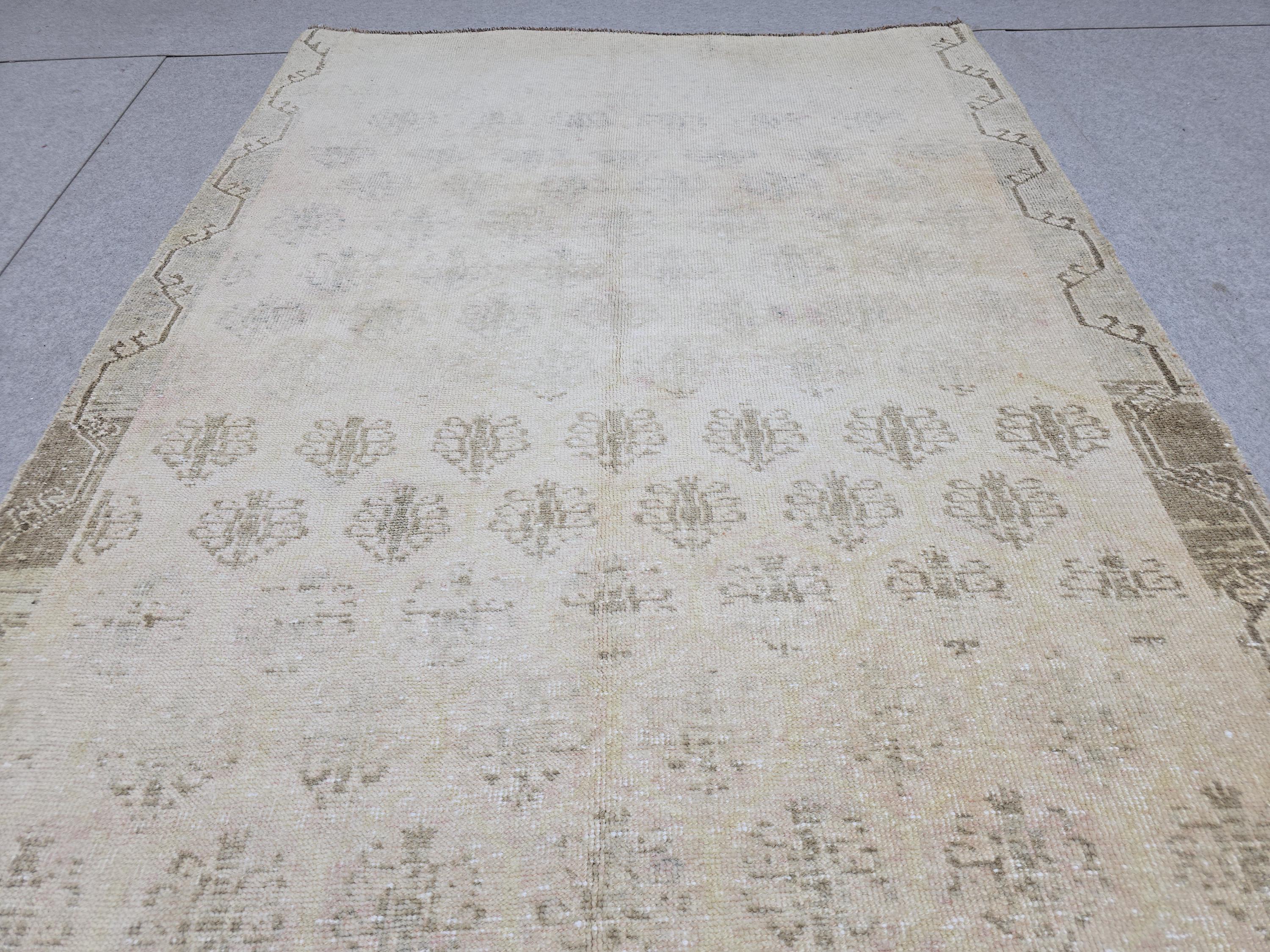 Vintage Rug 4x10, Neutral Wide Runner, Hand Knotted Wool Oushak Rug, Faded Wheat Beige Hallway Carpet, Muted Turkish Boho Gallery Rug