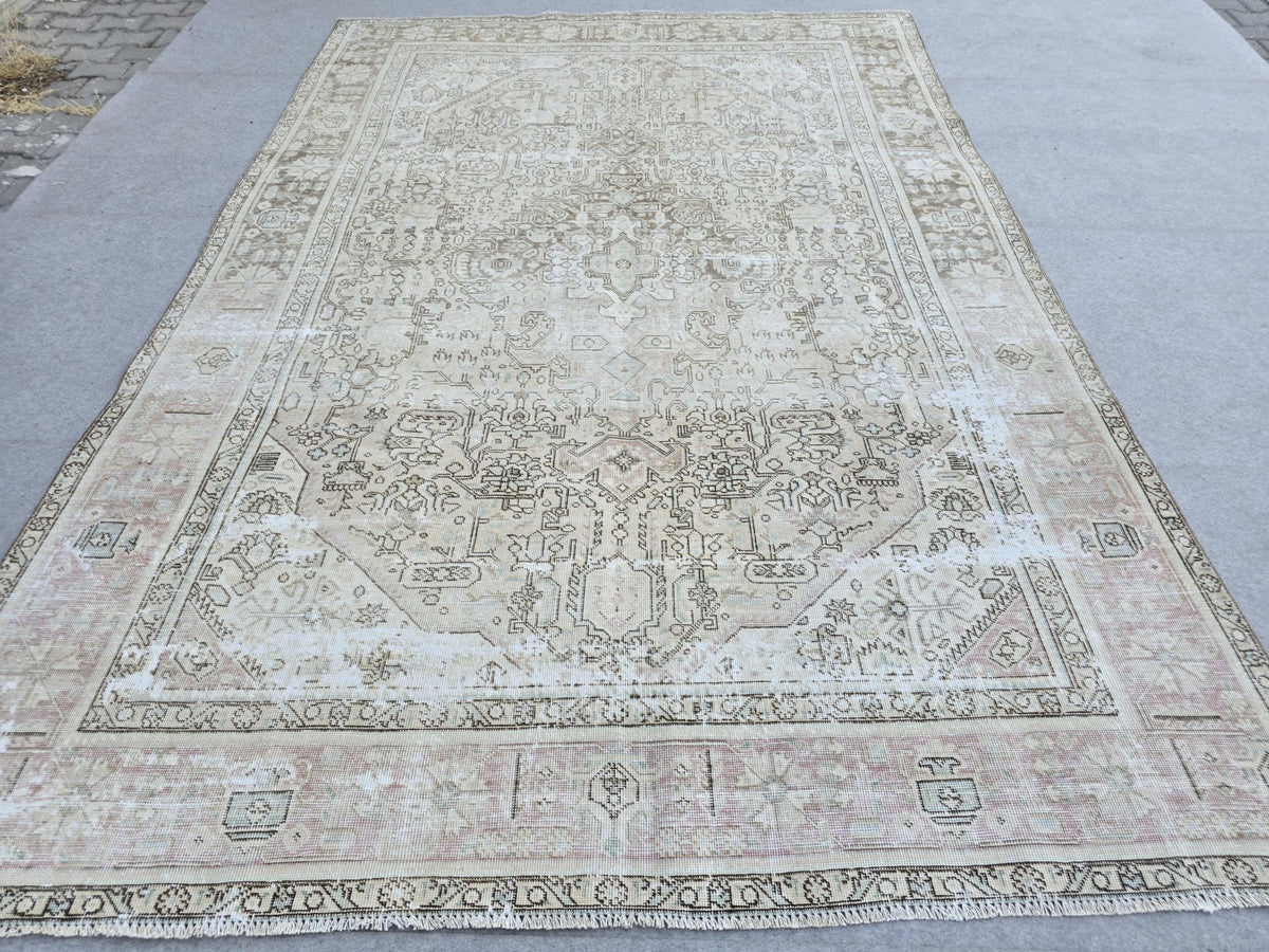 Vintage Rug 7x11, Distressed Blush Pink Beige Wool Area Rug, Geometric Medallion Turkish Carpet for Living Room, Bedroom, Boho Decor