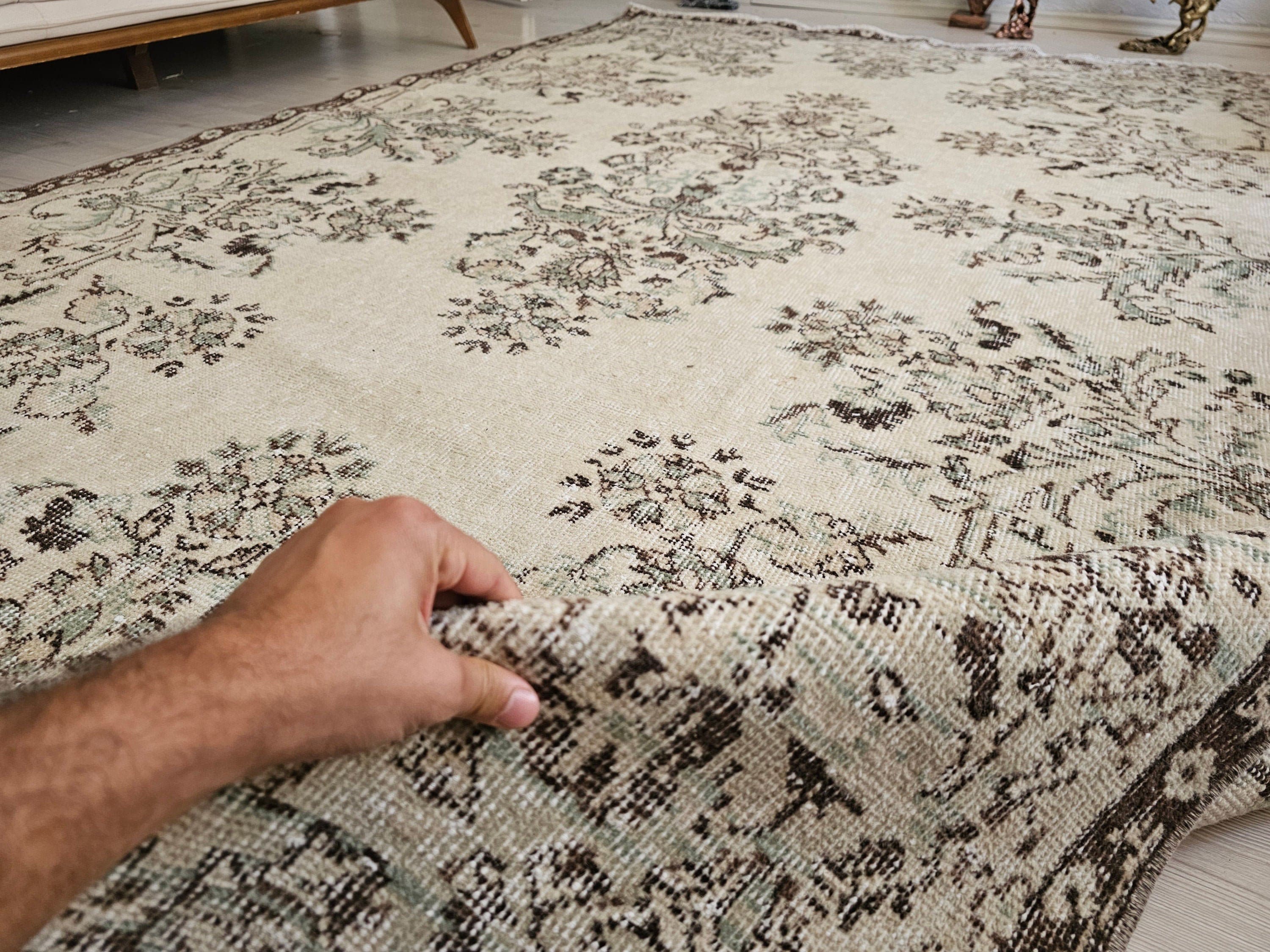 6x10 Hand Knotted Cream Vintage Turkish Isparta Rug - Wool Area Rug for Under Bed