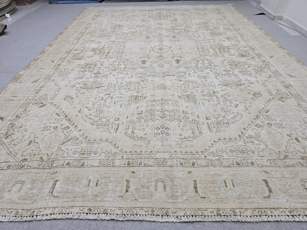 Oushak Rug 9x13, Muted Cream Beige Vintage Turkish Area Rug, Handknotted Wool Medallion Carpet for Living Room