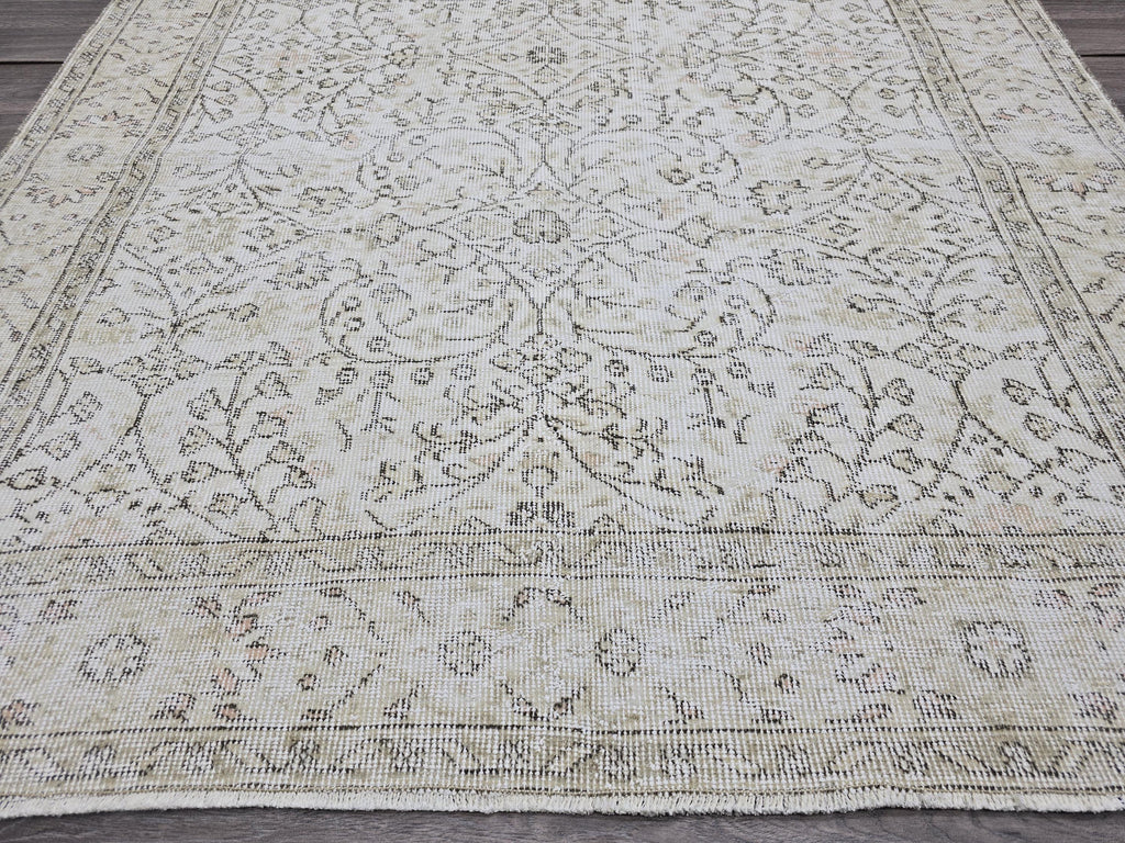 Vintage Turkish Oushak Rug 5x9: Handknotted Wool Floral Carpet