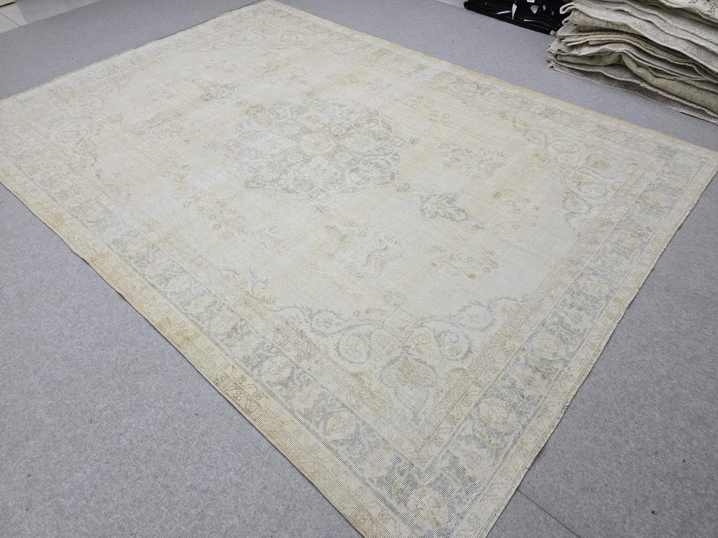 Neutral Floral Design Rug, 7.55 x 10.65 feet, HandWoven Wool Rug, 8 by 11 Area Rug, Turkish Rug for Home Decor, Antique Oushak Rug, Boho Rug