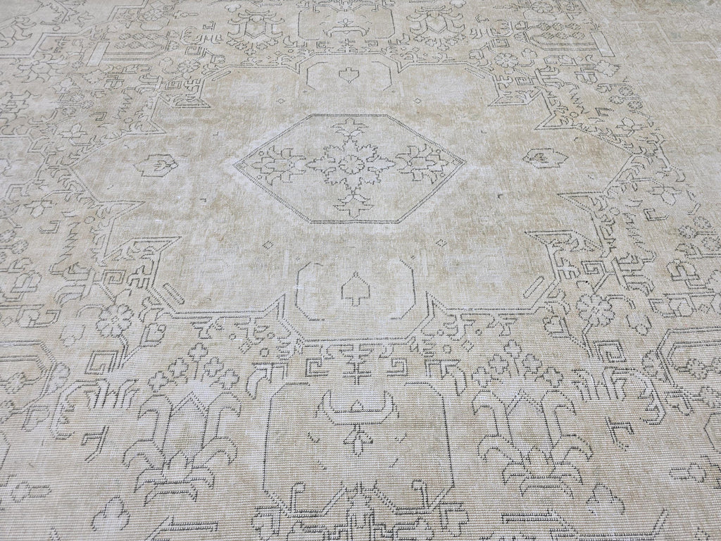 Oversized Oushak Rug 9x12: Hand-Knotted Neutral Vintage Area Rug