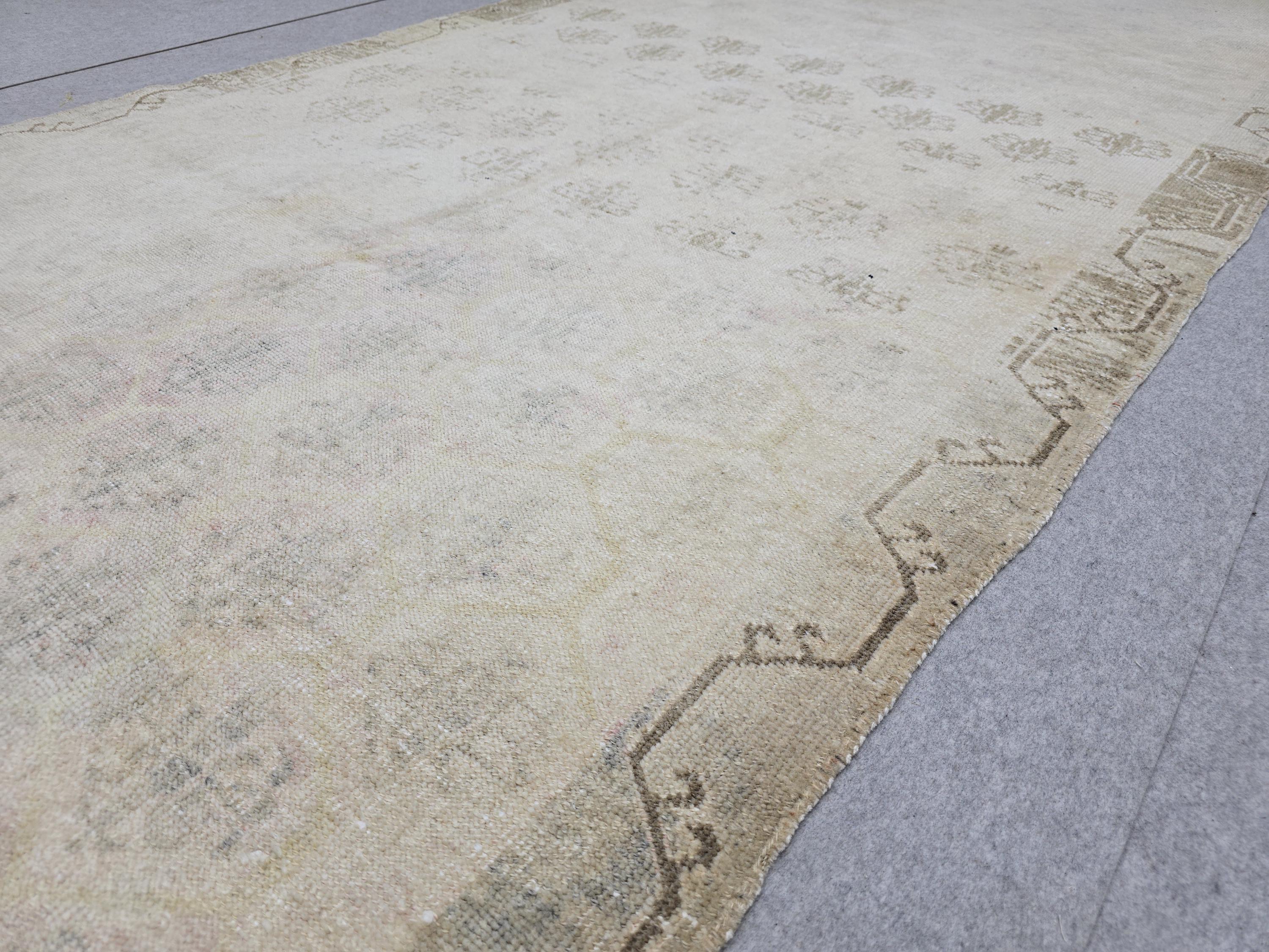Vintage Rug 4x10, Neutral Wide Runner, Hand Knotted Wool Oushak Rug, Faded Wheat Beige Hallway Carpet, Muted Turkish Boho Gallery Rug