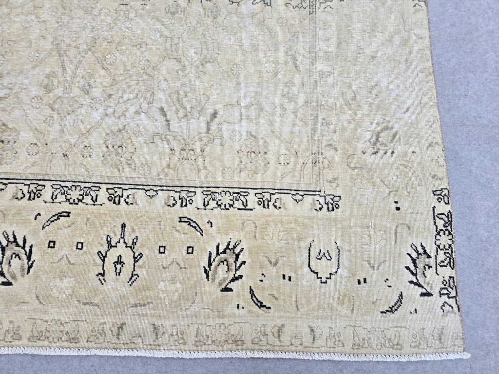 Neutral Vintage Oushak Rug 10x12: Hand-Knotted Wool Rug