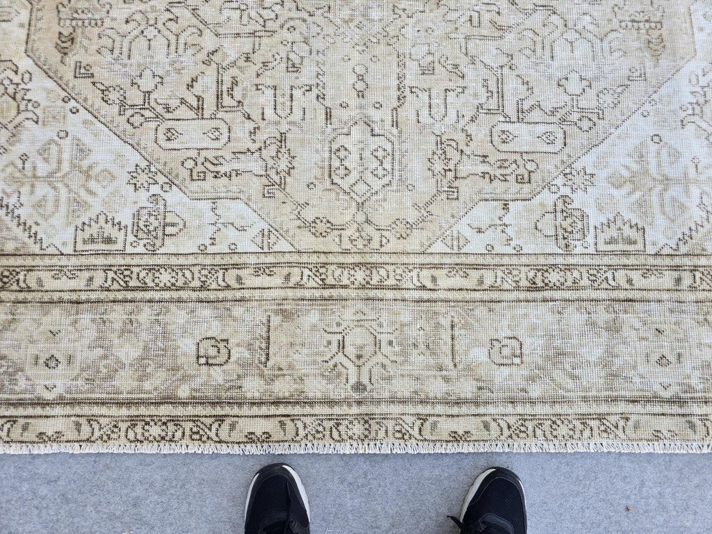 Vintage Rug 8x10, Hand Knotted Turkish Wool Area Rug, Faded Sand Beige Medallion Carpet, Muted Earthy Rug for Living Room, Bedroom, Office