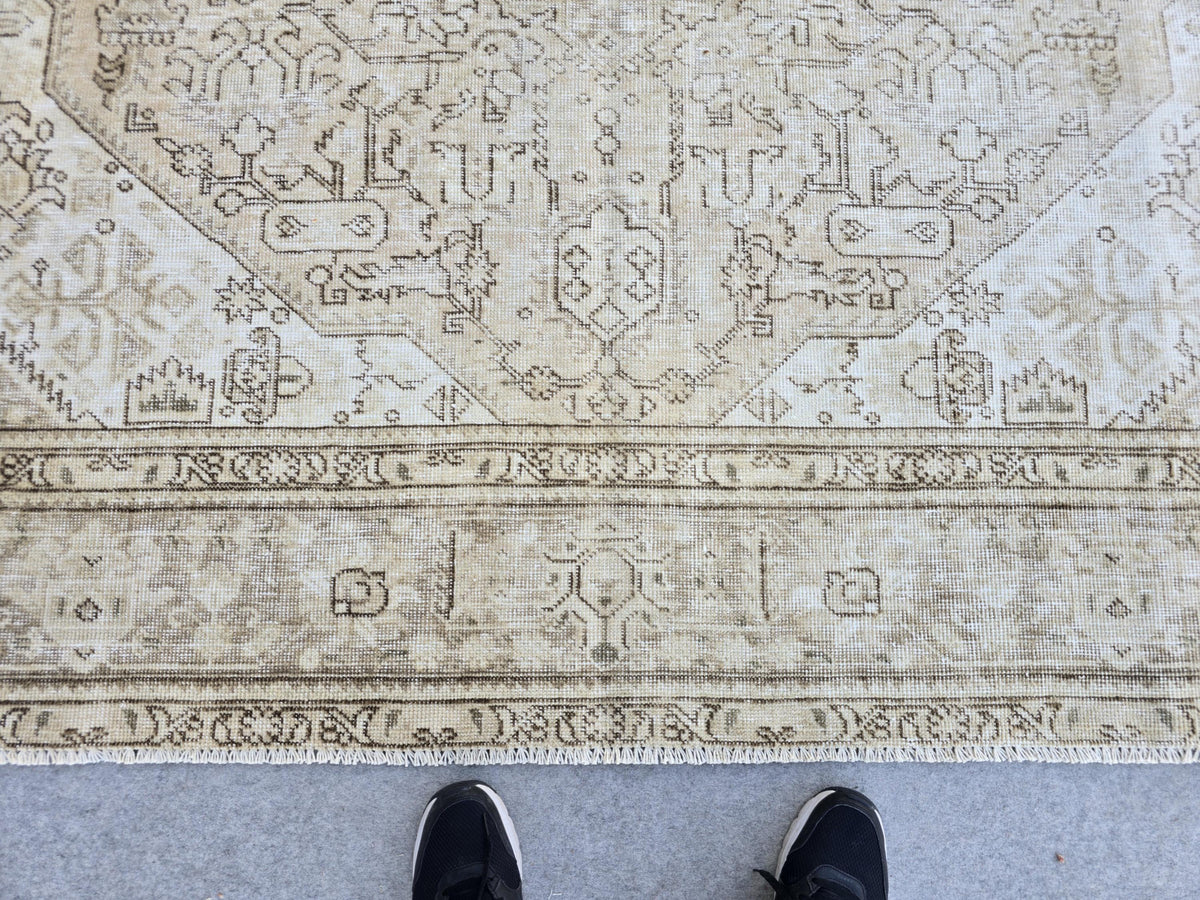 Vintage Rug 8x10, Hand Knotted Turkish Wool Area Rug, Faded Sand Beige Medallion Carpet, Muted Earthy Rug for Living Room, Bedroom, Office
