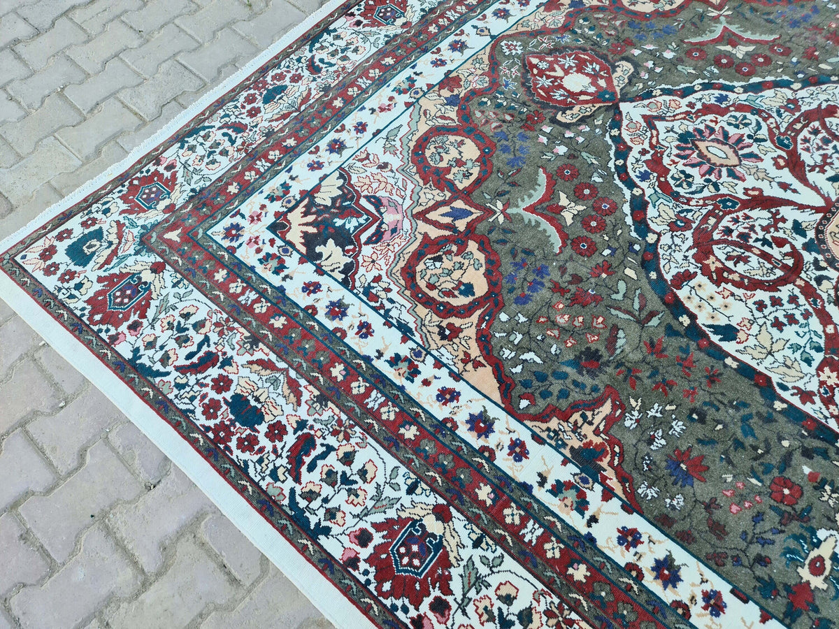 Large Vintage Anatolian Wool Rug 9x13: Green, White Medallion