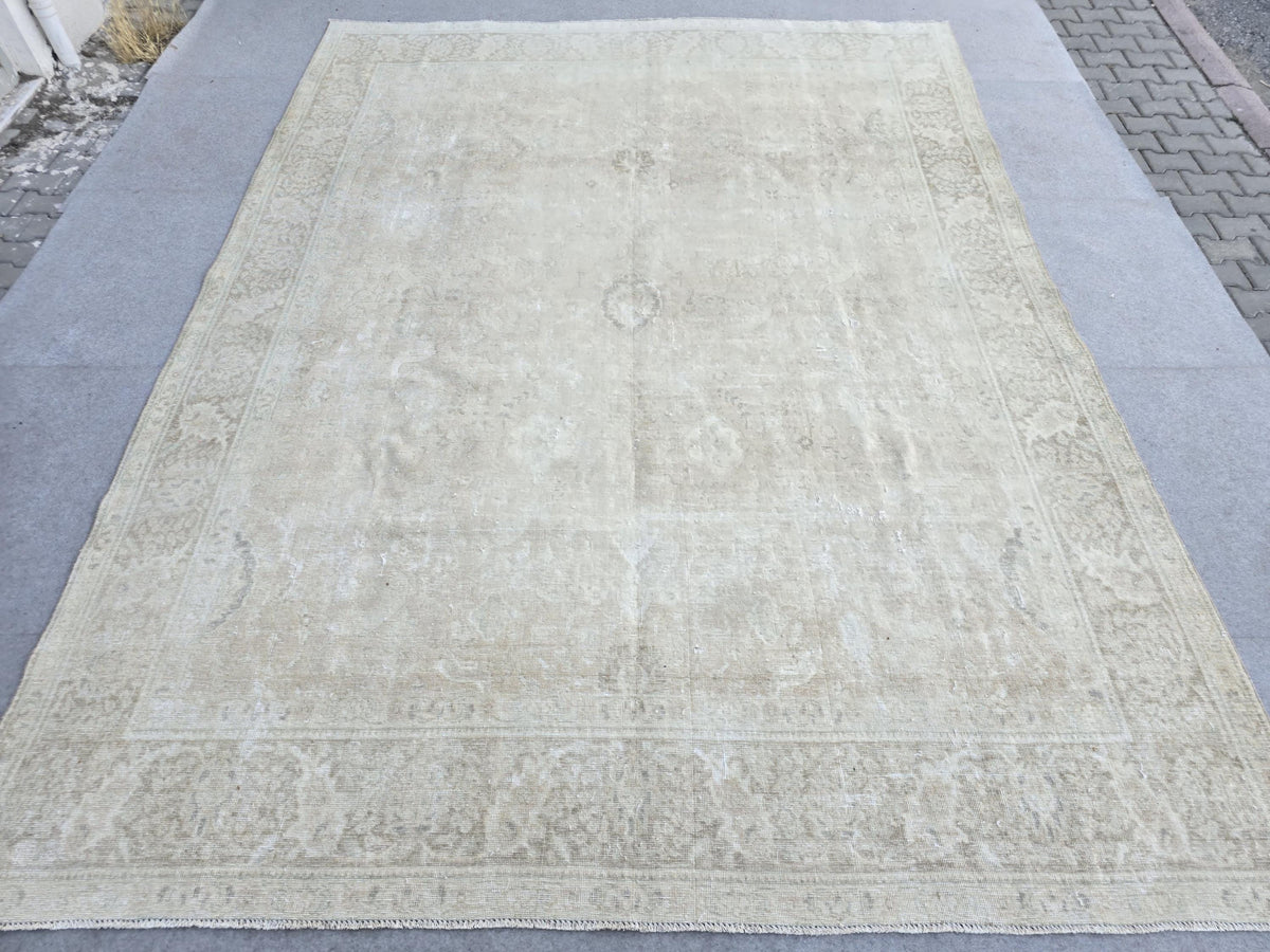 9.5X13 Heriz Design Neutral Oversize Turkish Rug/ Large Vintage Carpet/ Hand Knotted Wool Oushak Rug/ Distressed Area Rug/ 9.5X12.8 feet