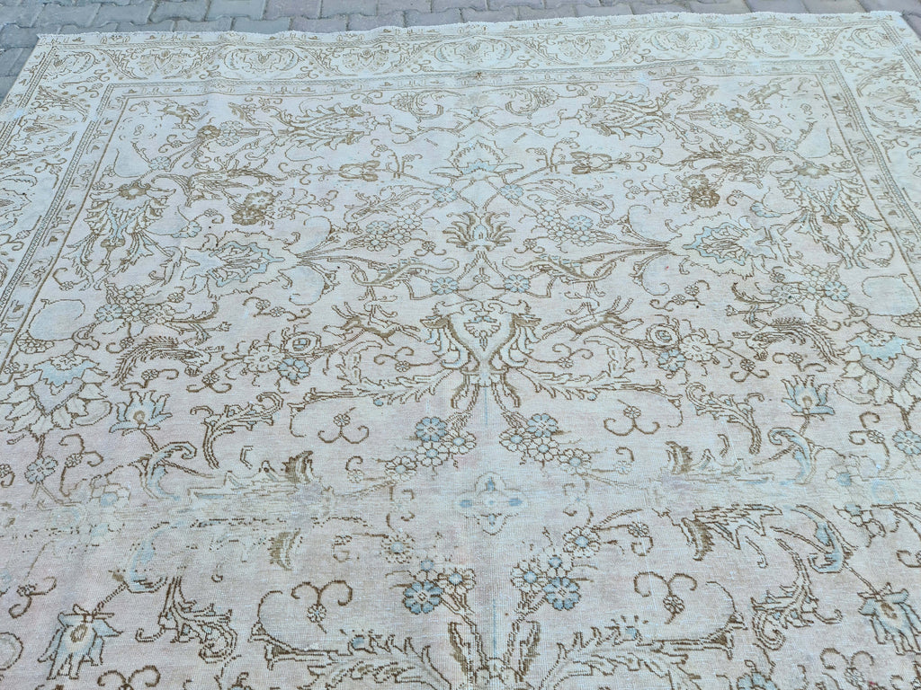 Large Turkish Oushak Rug (9.5x11.65 ft): Hand-Knotted Wool Oriental Carpet