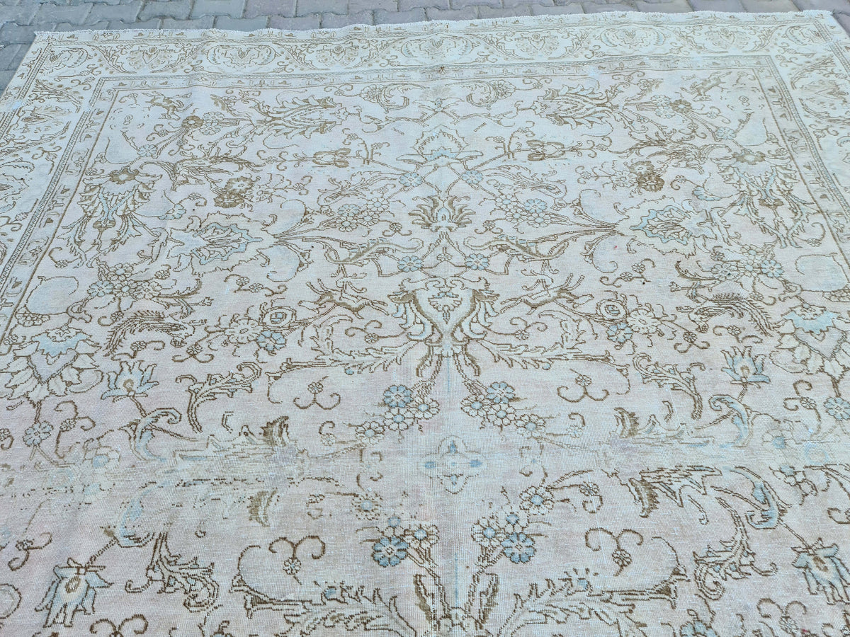 Large Turkish Oushak Rug (9.5x11.65 ft): Hand-Knotted Wool Oriental Carpet