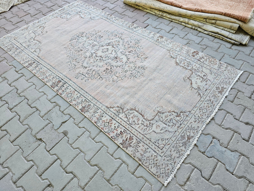 Vintage Oushak Wool Rug: 4.5x8 ft, Oriental Bedroom Rug