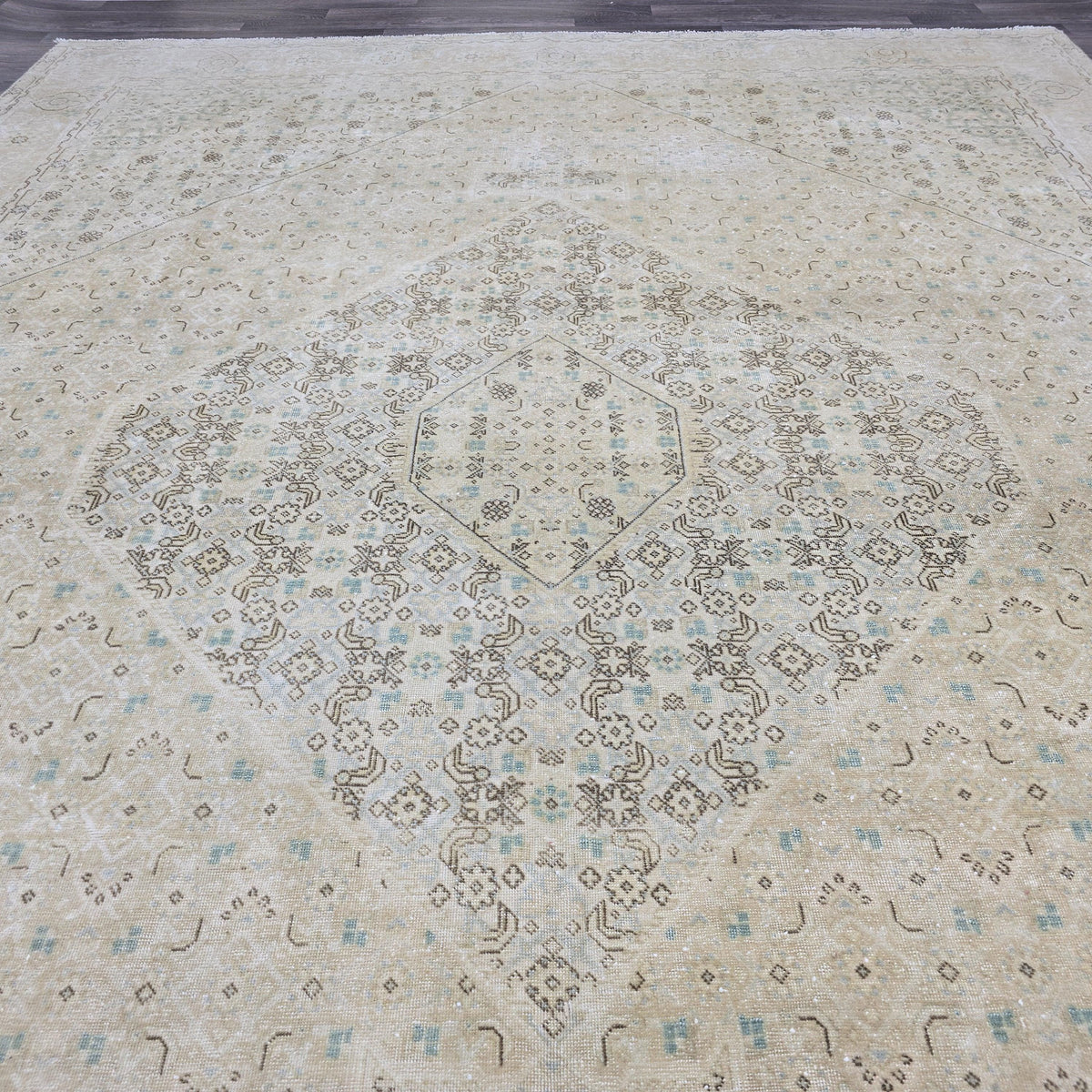 Oversize Neutral Oushak Rug: Hand-Knotted Wool Vintage Carpet (9.70x12.50 ft)