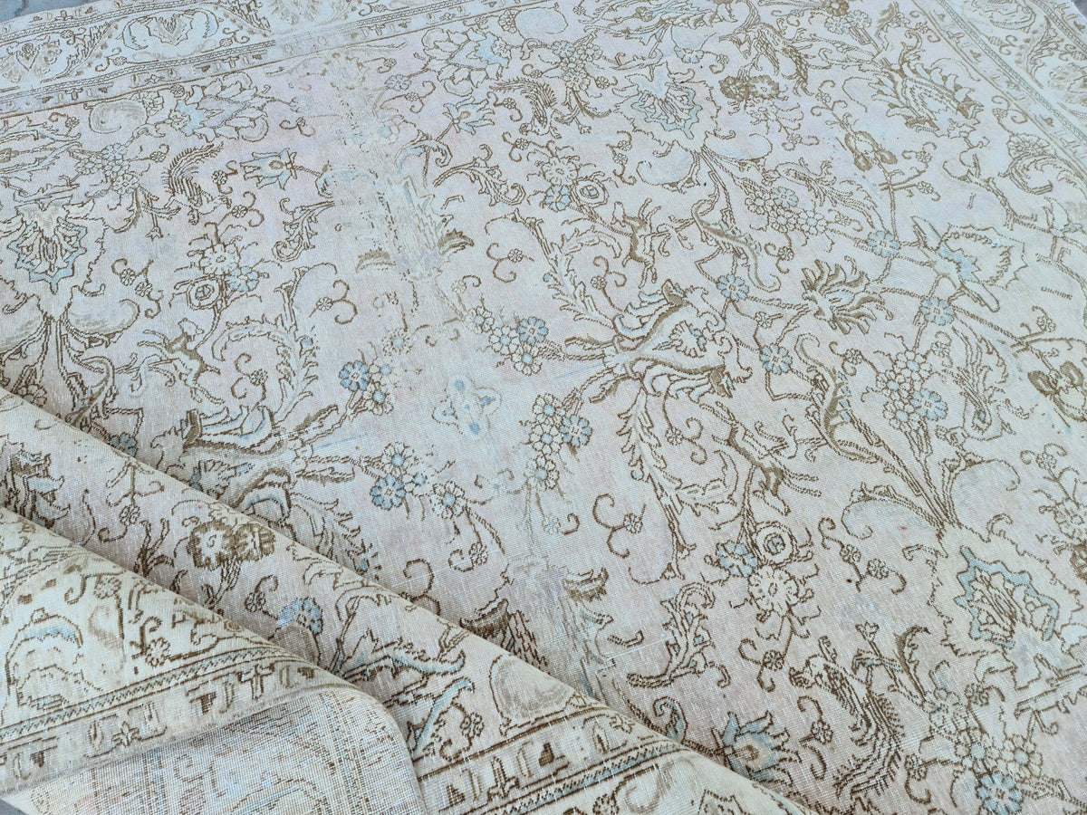 Large Turkish Oushak Rug (9.5x11.65 ft): Hand-Knotted Wool Oriental Carpet