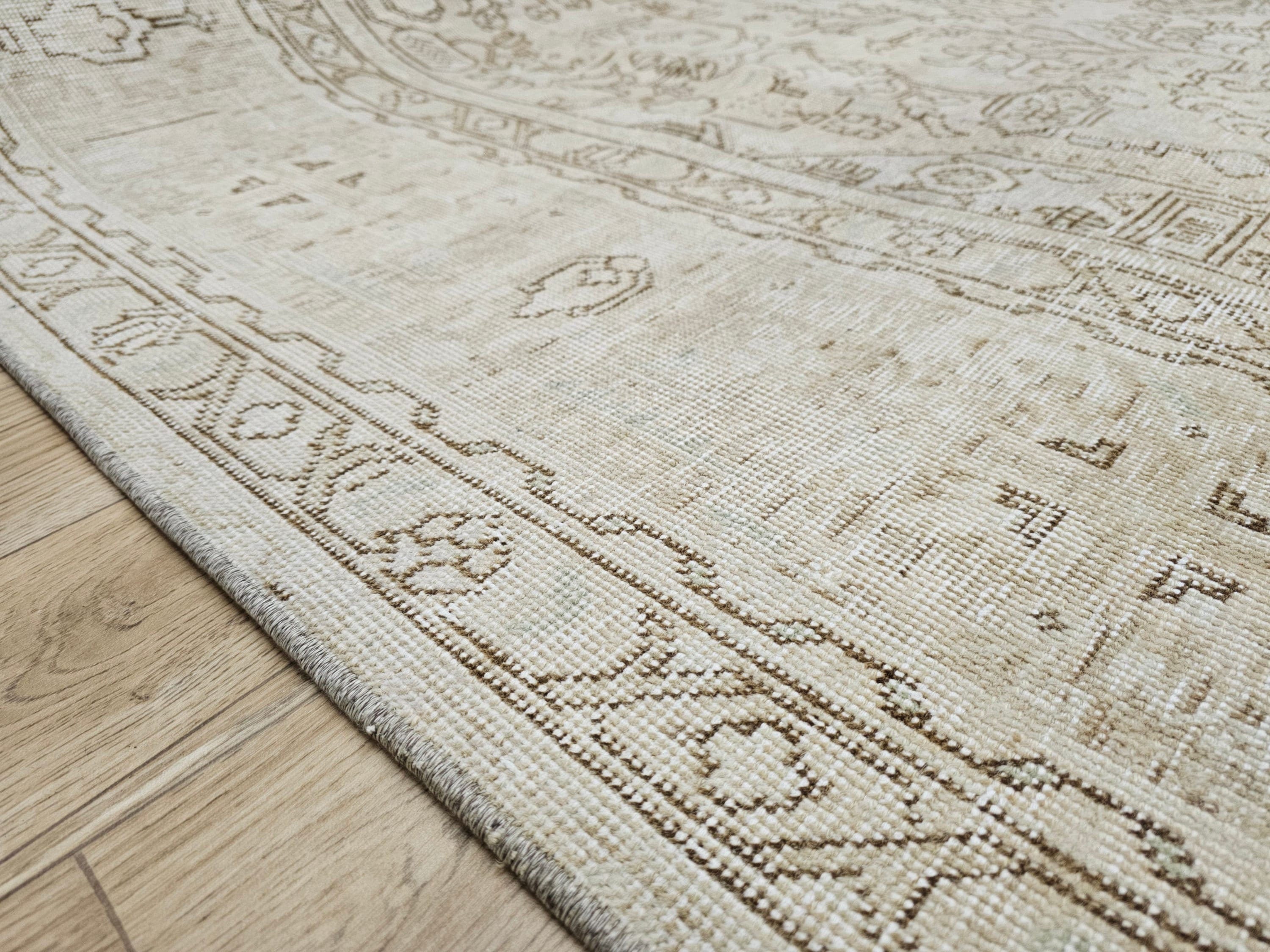 Vintage Anatolian Rug 9x12: A Timeless Treasure for Your Home
