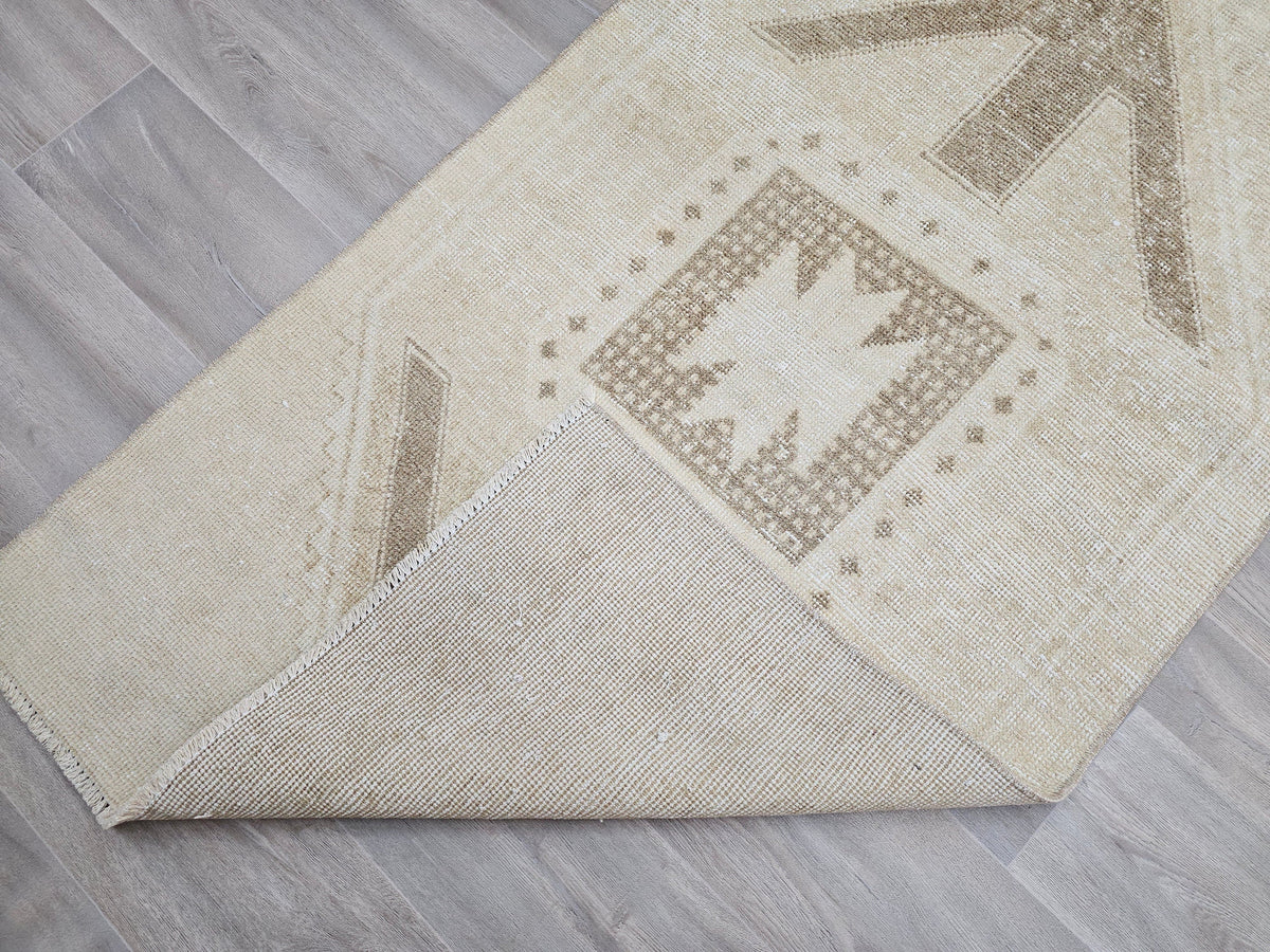 Geometric Handwoven Runner Rug - 2.95x12.86 ft (90x392 cm) Neutral Wool Oushak Carpet