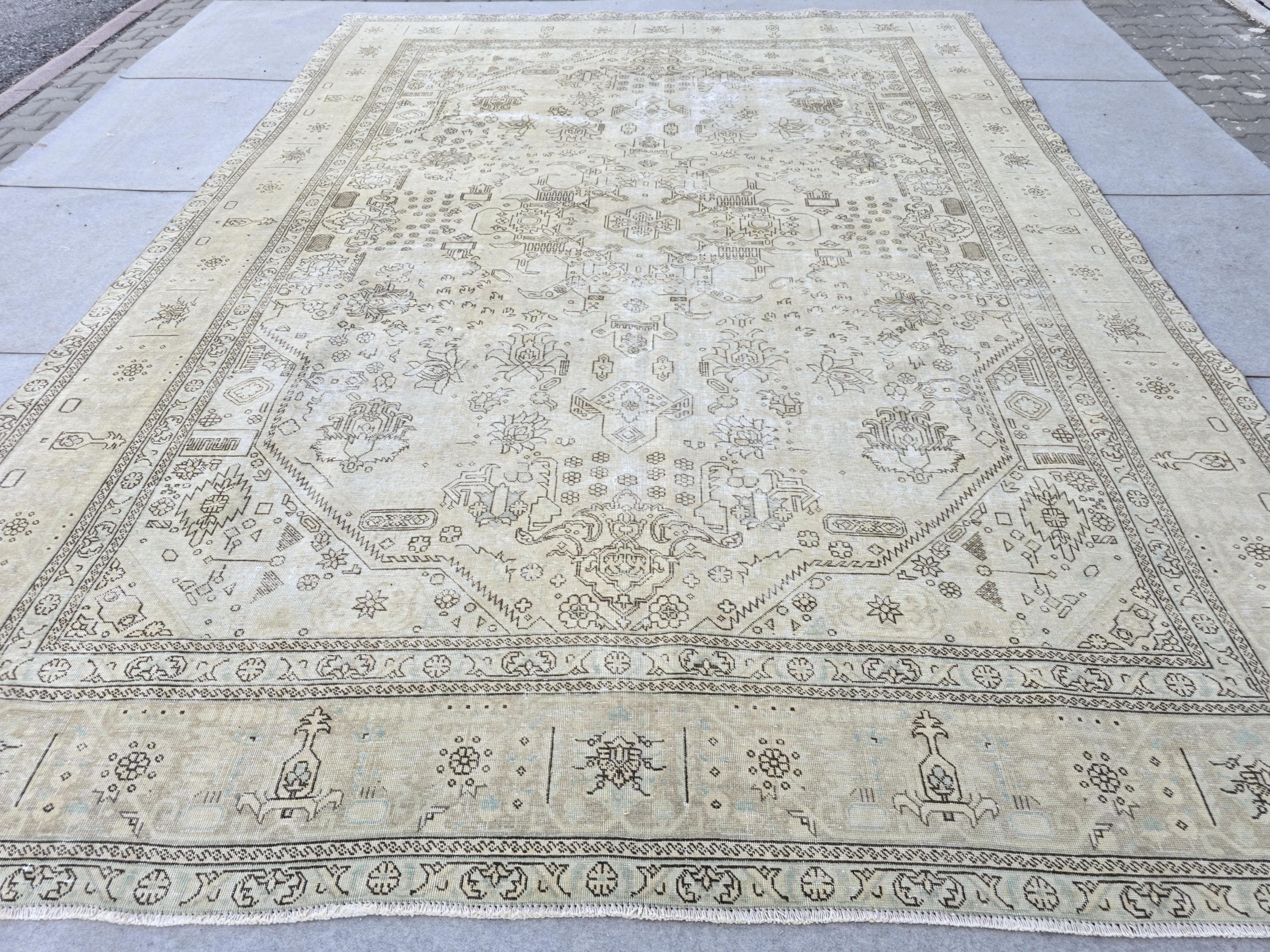 Vintage Rug 9x13, Hand Knotted Wool Turkish Rug, Sand Champagne All Over Neutral Area Rug for Dining Room, Extra Large Faded Carpet