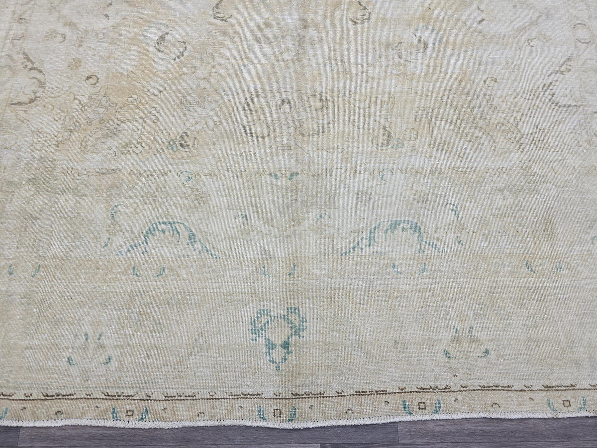 Oversize 10x13 Hand-Knotted Wool Oushak Rug: Vintage Turkish Carpet