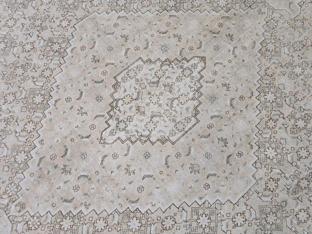 Oversized Muted Oushak Rug 9x12: Vintage Turkish Wool Carpet