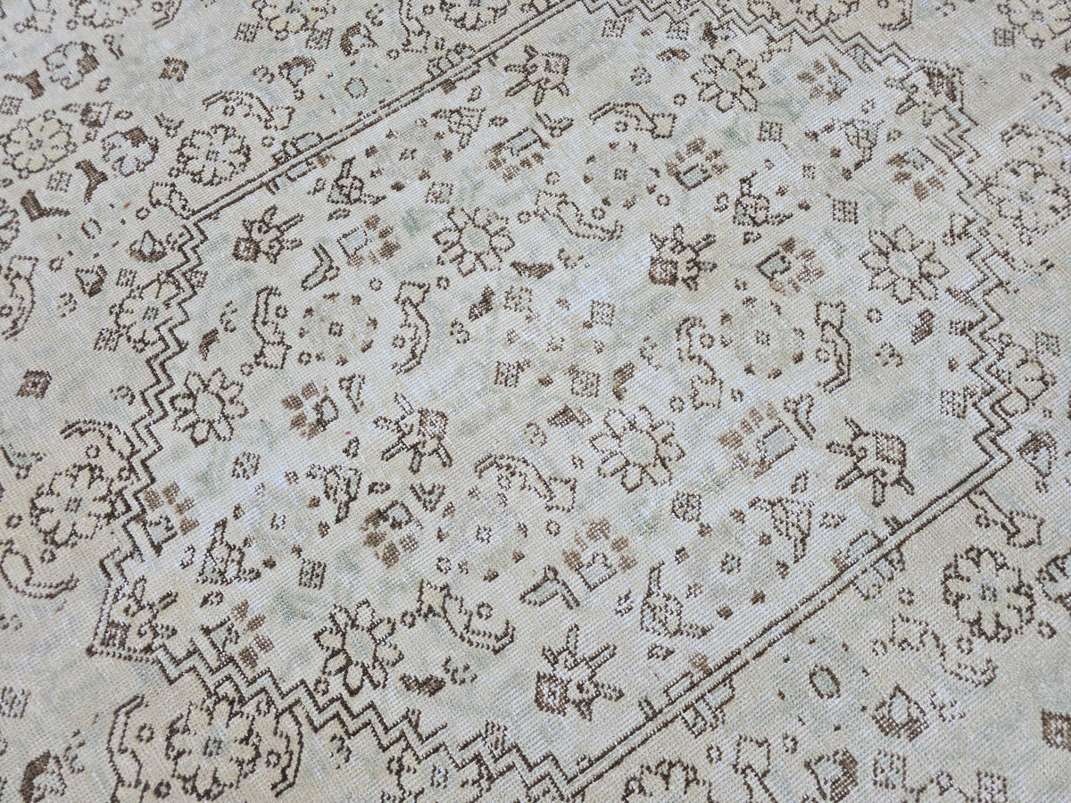 10x13 Hand-Knotted Oushak Rug: Vintage Turkish Wool Carpet
