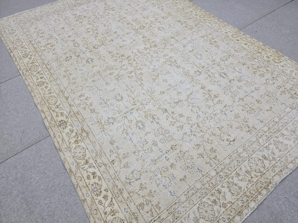6x9 Vintage Rug Muted Floral | Turkish Wool Area Rug Neutral | Beige Bedroom Carpet Distressed