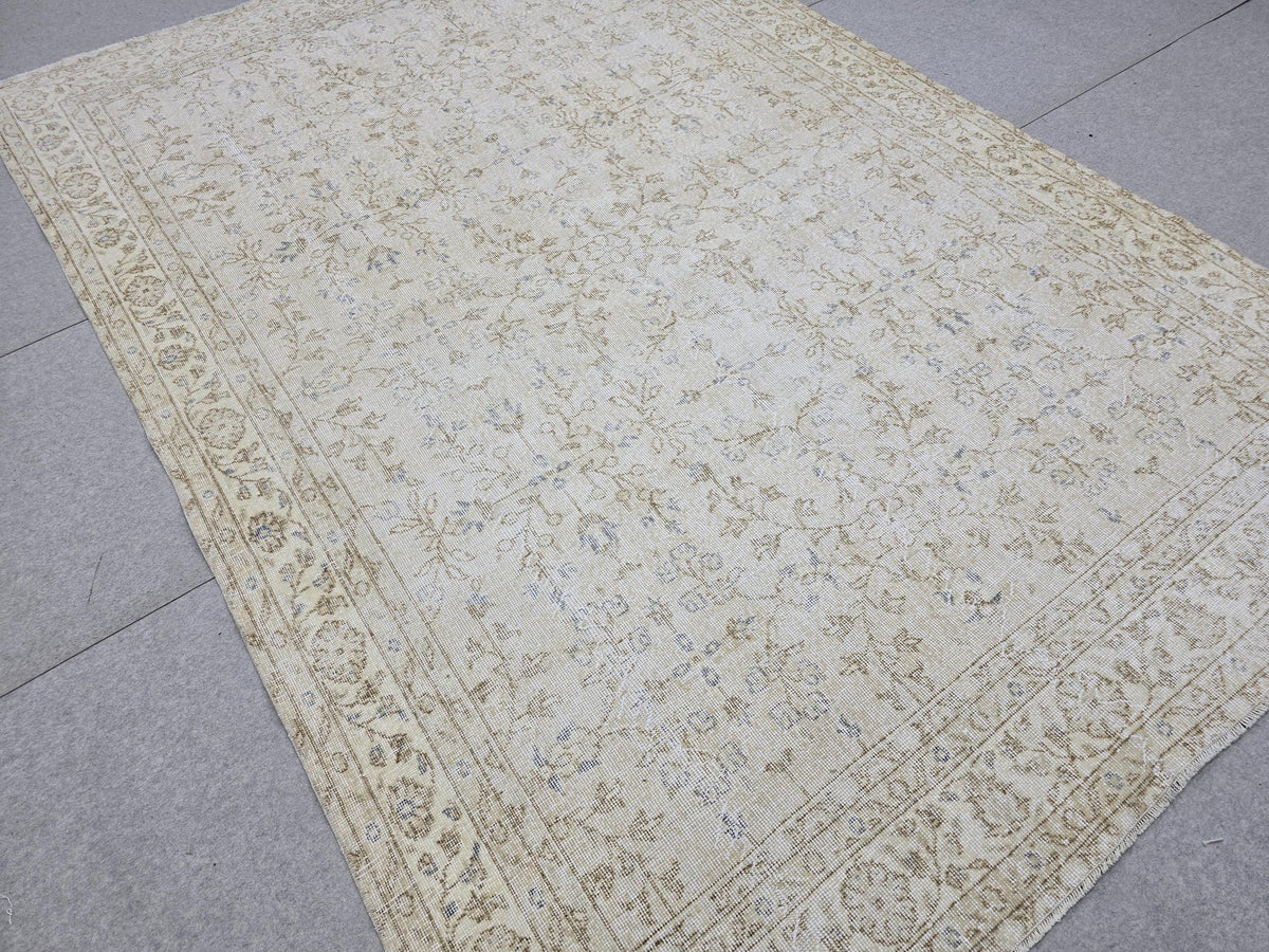 6x9 Vintage Rug Muted Floral | Turkish Wool Area Rug Neutral | Beige Bedroom Carpet Distressed