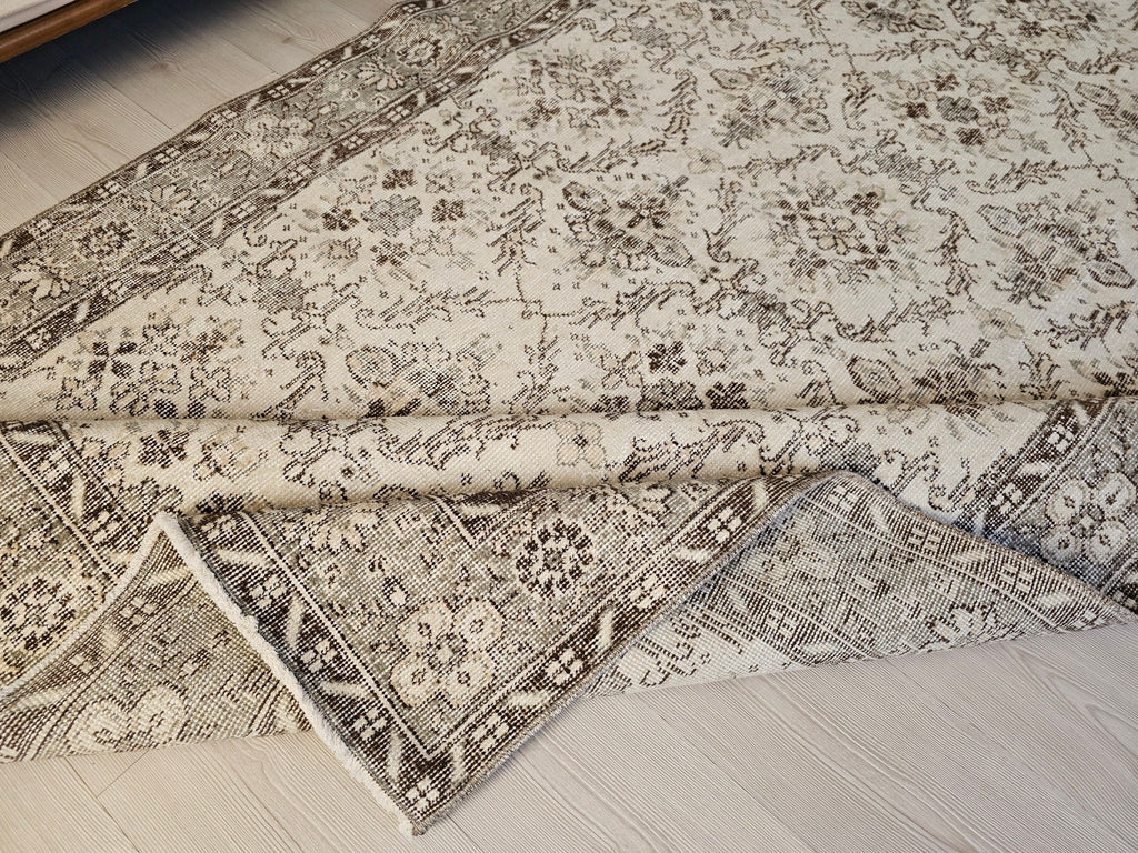 Neutral Floral Oushak Rug: 6x9 Vintage Hand-Knotted Wool Area Rug
