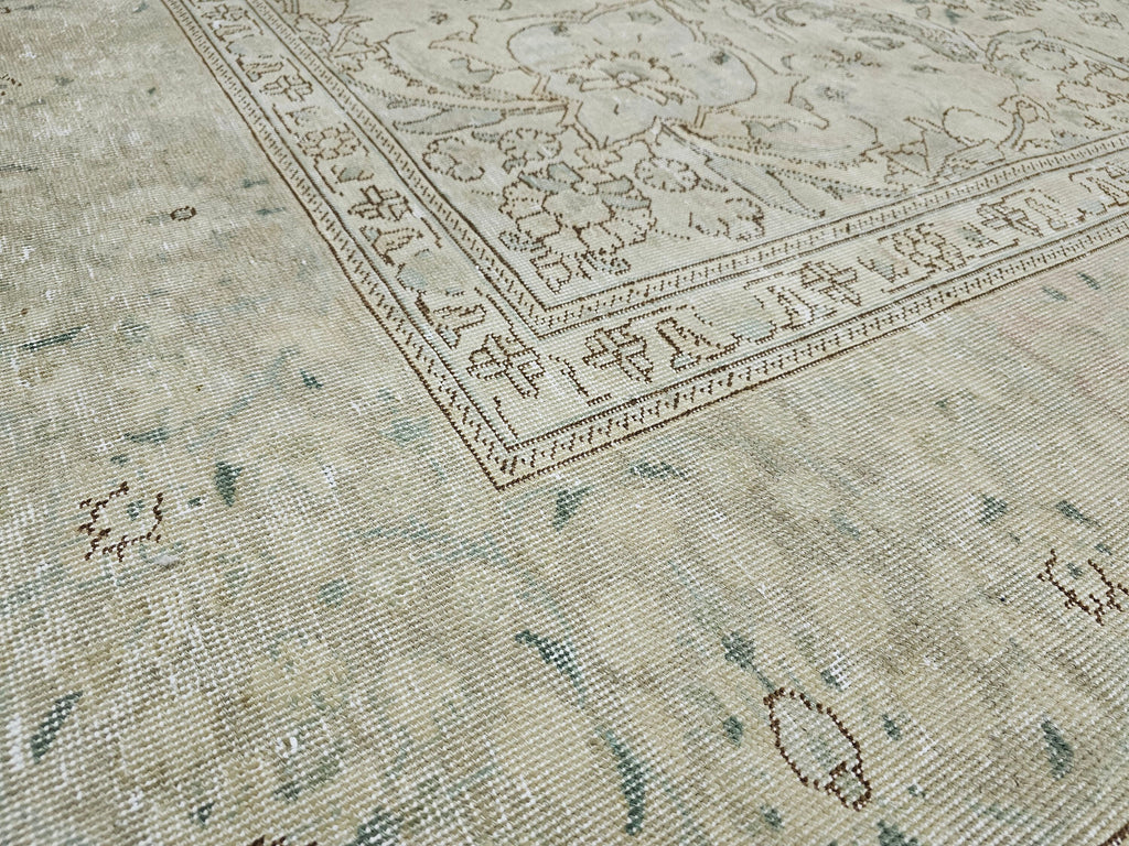 Large Vintage Handwoven Rug - Neutral Wool Area Carpet, 286x379 cm (9x12 ft)