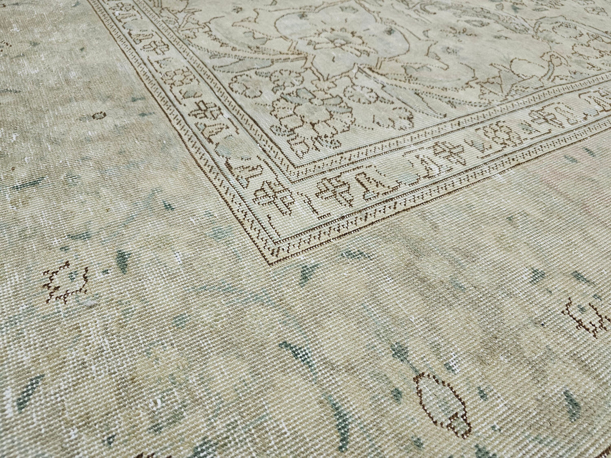 Large Vintage Handwoven Rug - Neutral Wool Area Carpet, 286x379 cm (9x12 ft)