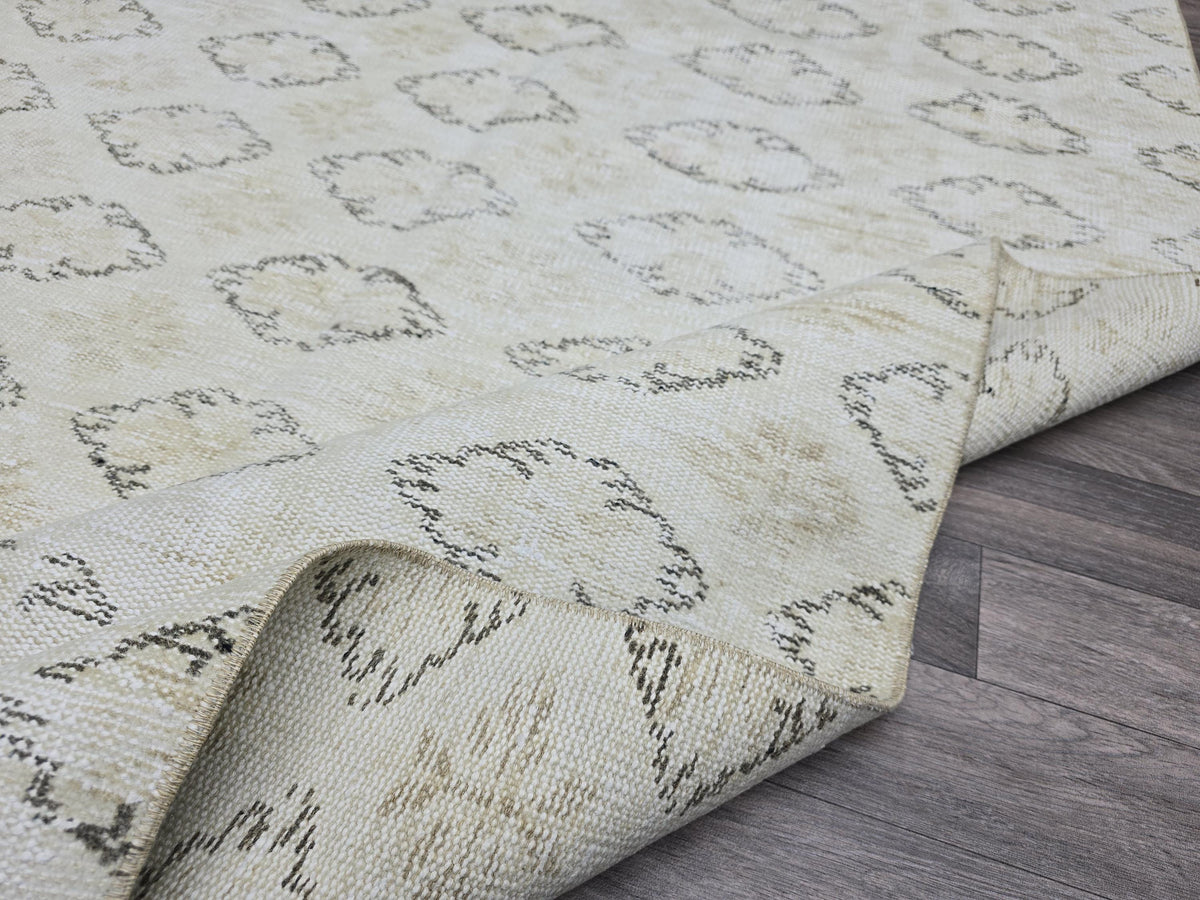 Vintage Oushak Rug 5x8: Cream Wool Diamond Pattern Turkish Carpet