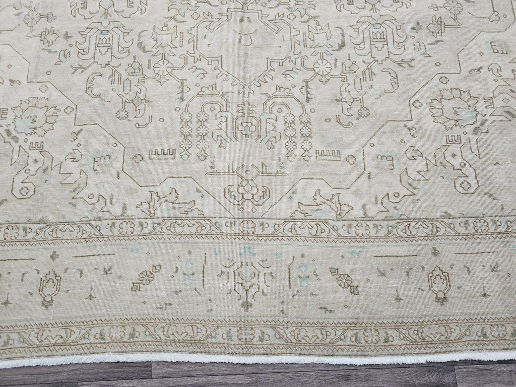 9x12 Antique Neutral Wool Rug