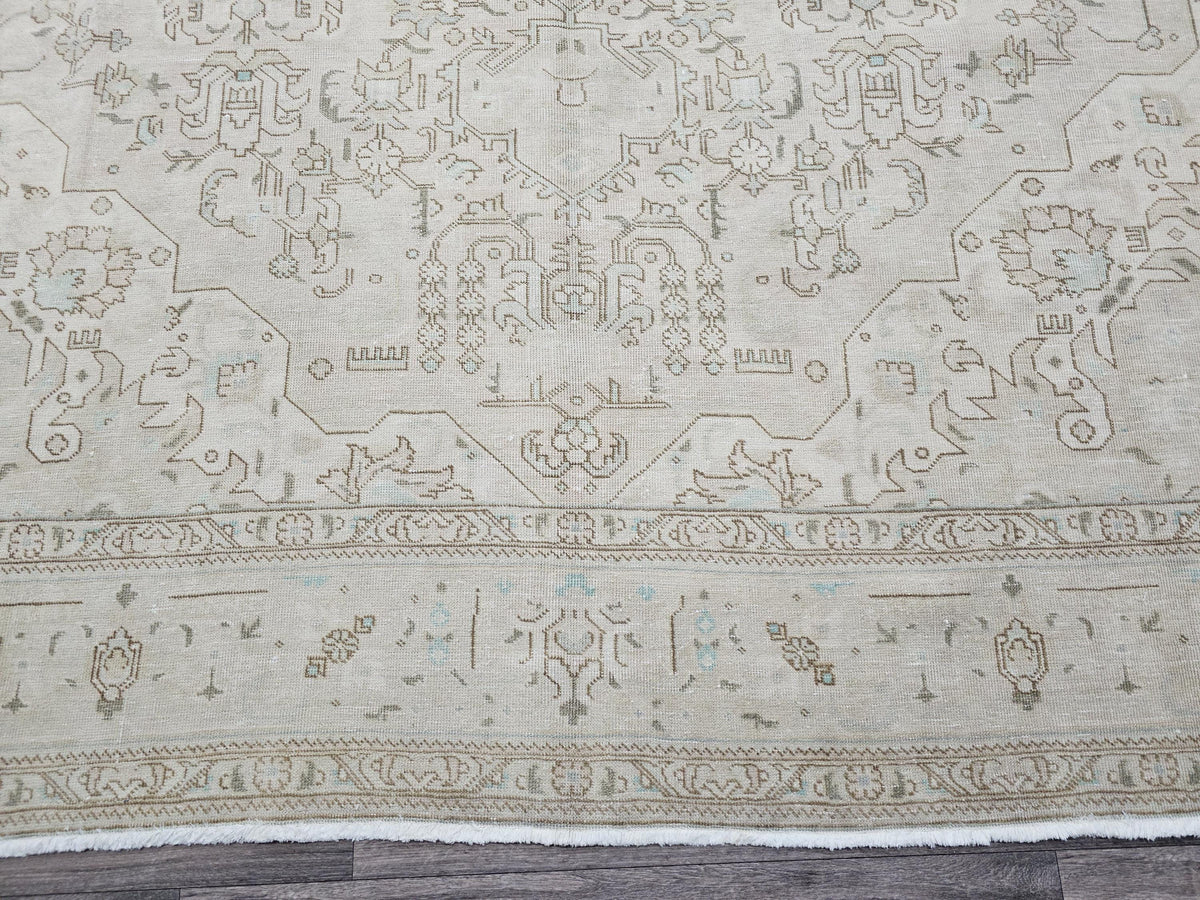 9x12 Antique Neutral Wool Rug