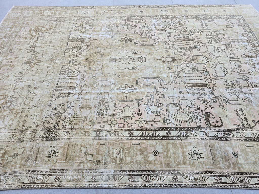 Vintage Rug 8x11, Distressed Hand Knotted Wool Turkish Rug, Faded Pink/Tan Beige Area Rug for Dining Room, Shabby Chic Antique Carpet