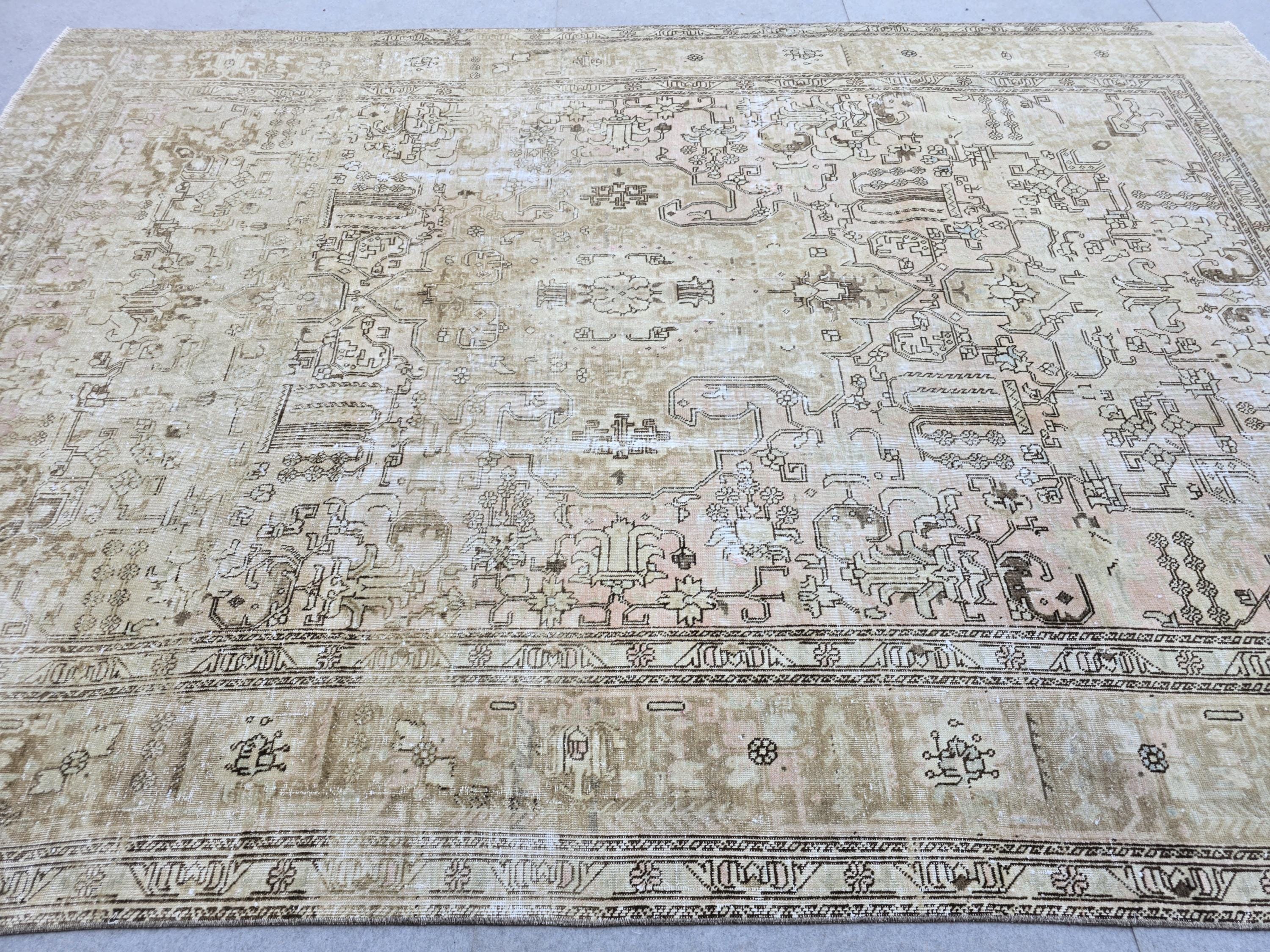 Vintage Rug 8x11, Distressed Hand Knotted Wool Turkish Rug, Faded Pink/Tan Beige Area Rug for Dining Room, Shabby Chic Antique Carpet