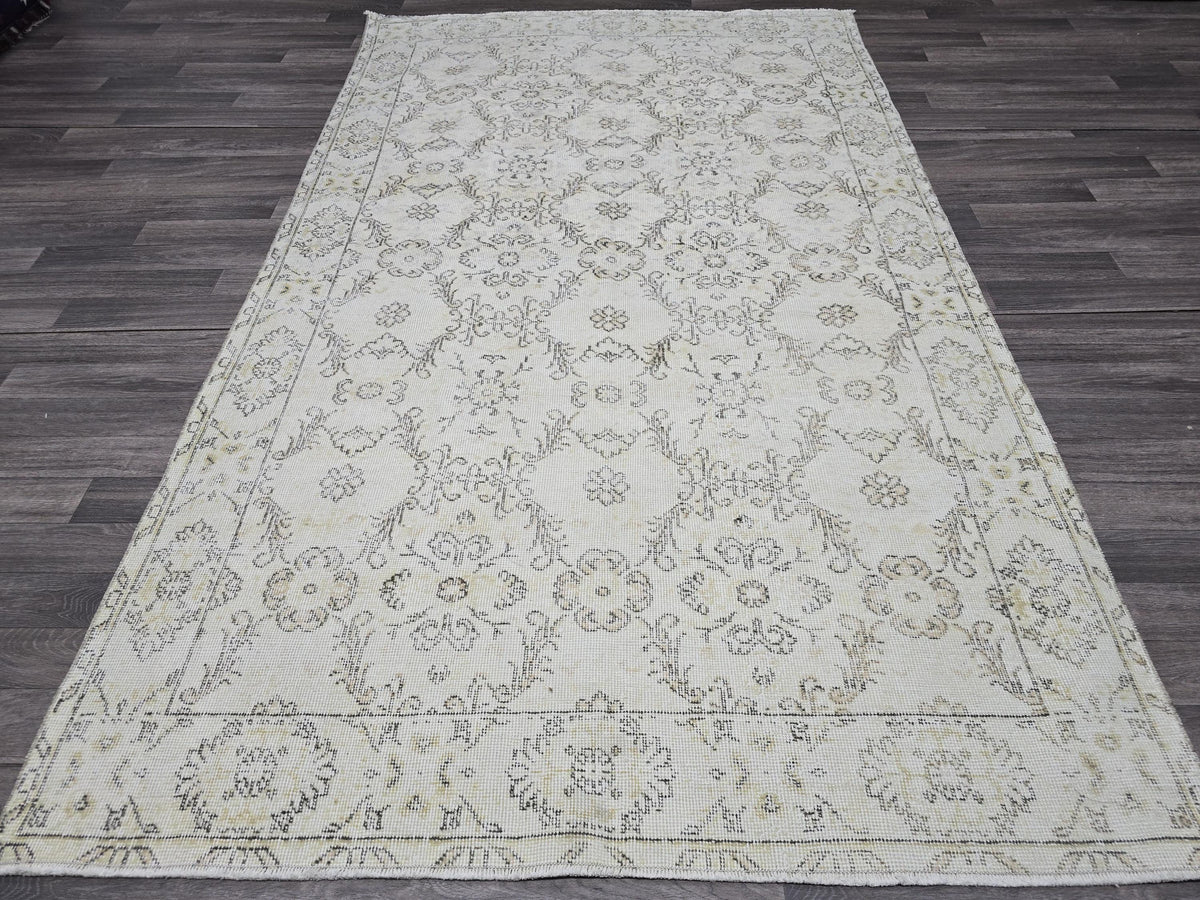 Vintage Turkish Oushak Rug 5x8: Handwoven Cream Floral Medallion
