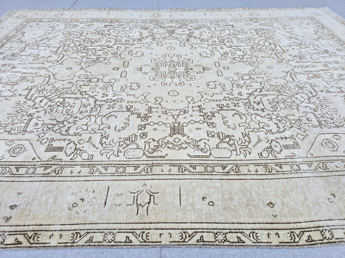Oushak Rug 8x11, Ivory Turkish Area Rug, Distressed Vintage Wool Carpet, Neutral Beige Rug for Living Room, Boho Bedroom Decor