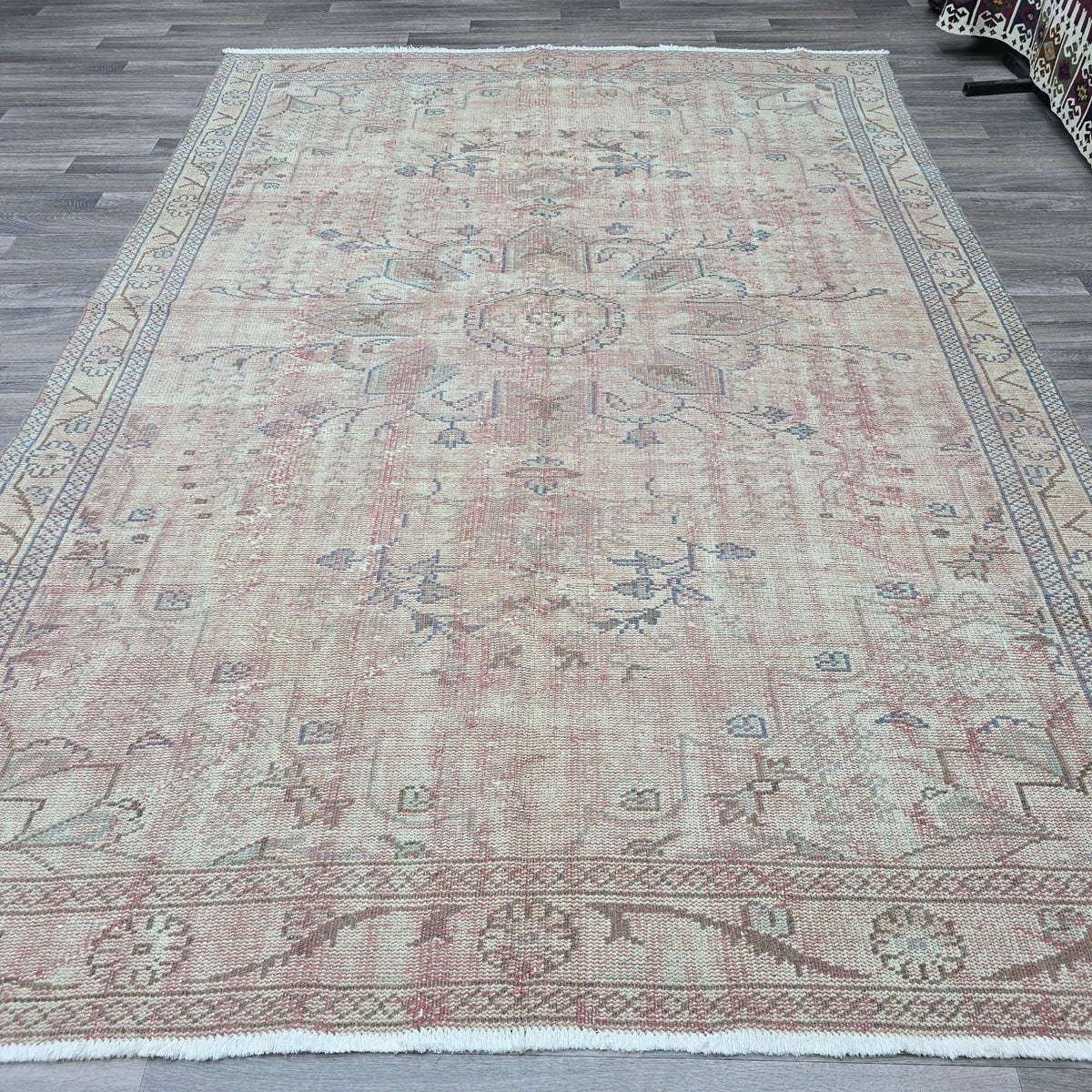 Handmade Wool Oushak Rug (6.70x9.50 ft) | Vintage Turkish Boho Decor