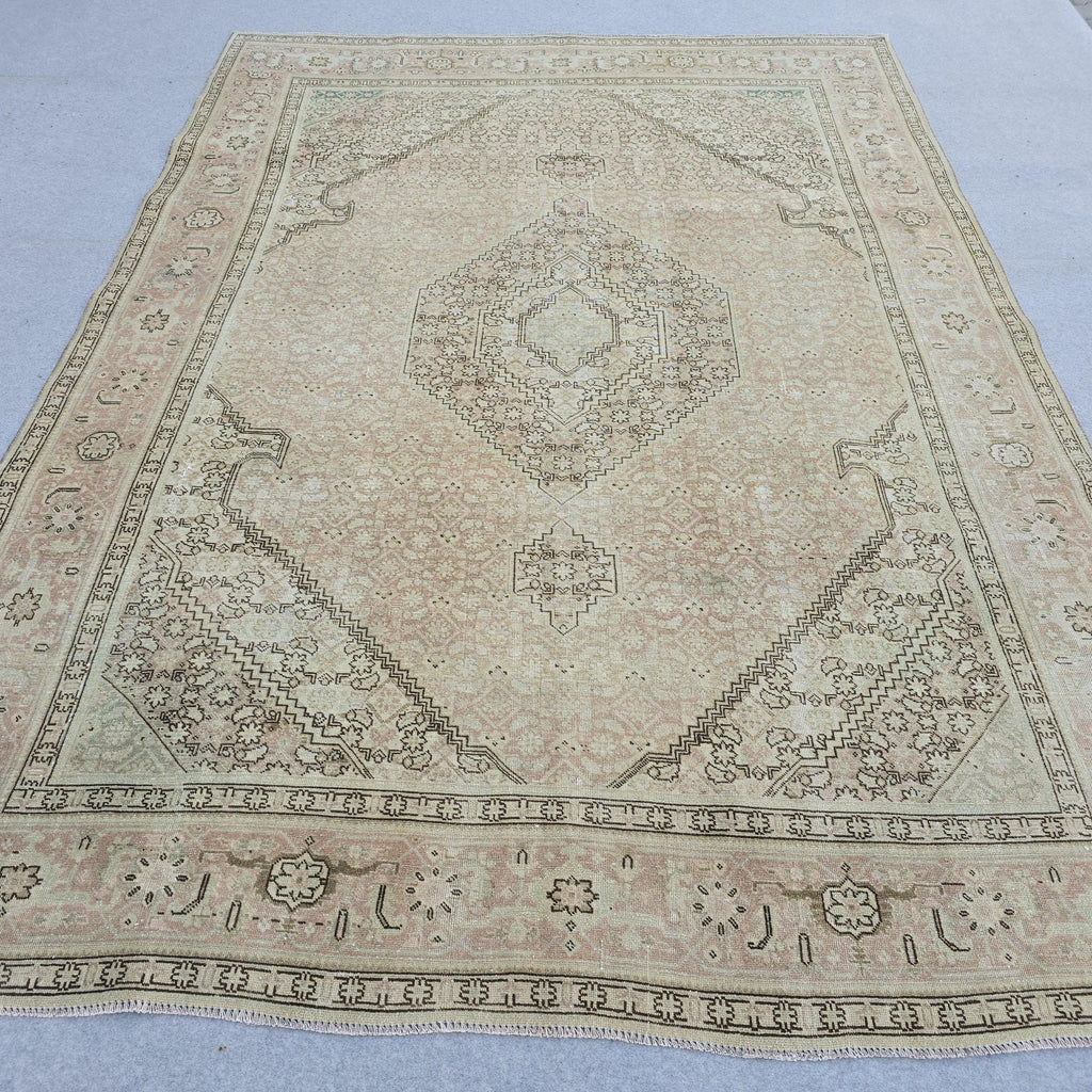 Hand-Knotted Oushak Rug: 7.8 x 10.6 ft Vintage Turkish Wool Medallion Carpet