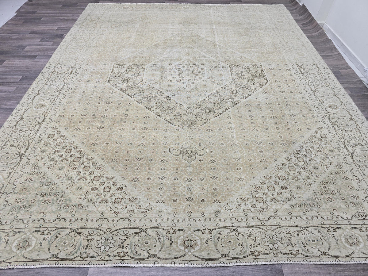 10x12 Neutral Vintage Rug/ Handmade Wool Turkish Rug for Livingroom and Bedroom/ Muted Oushak Area Rug for Bedroom and Office/ Heriz Rug