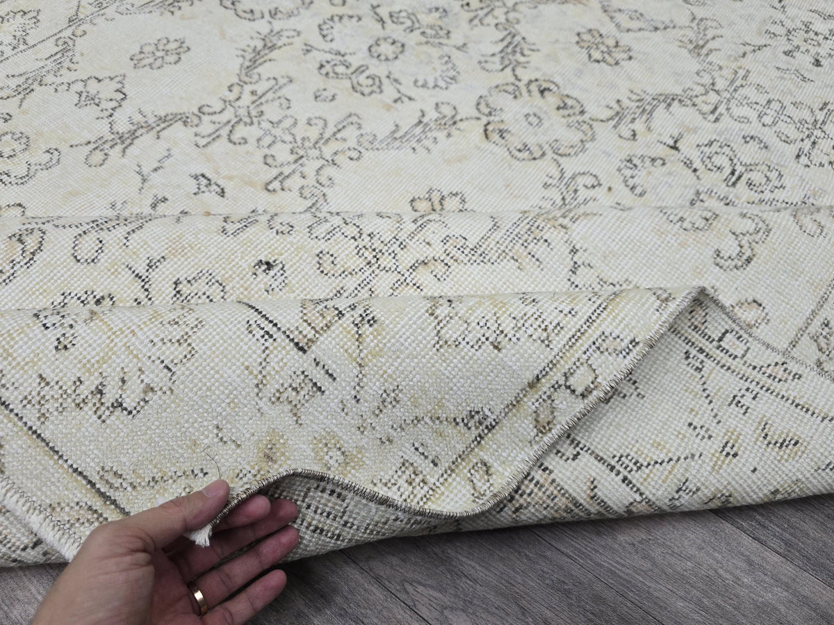 Vintage Turkish Oushak Rug 5x8: Handwoven Cream Floral Medallion