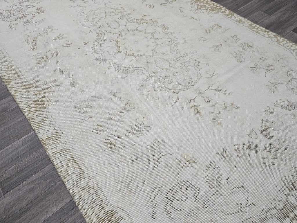 5.25x8.7 feet Neutral Vintage Area Rug Hand knotted Wool Turkish carpet