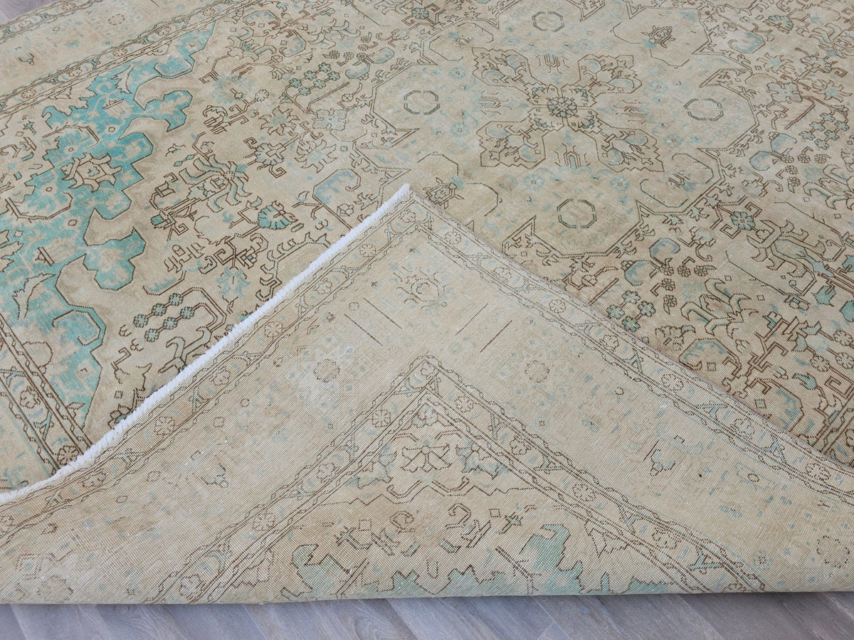 9x12 Vintage Turkish Rug: Beige & Sage Wool Carpet