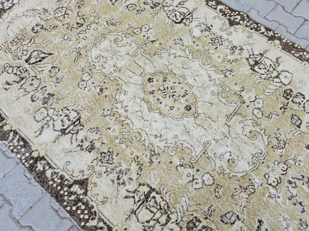 5x8 Vintage Turkish Oushak Rug: Hand-Knotted Wool Entry Rug