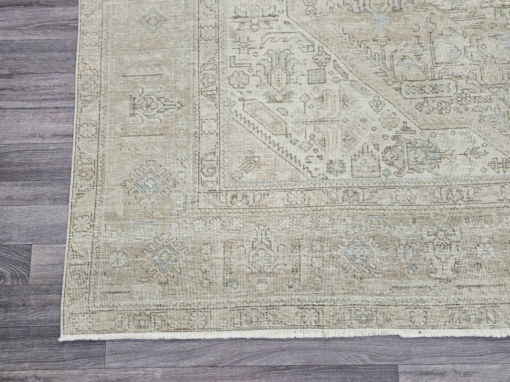 9x12 Vintage Turkish Rug: Hand-Knotted Heriz Wool Carpet