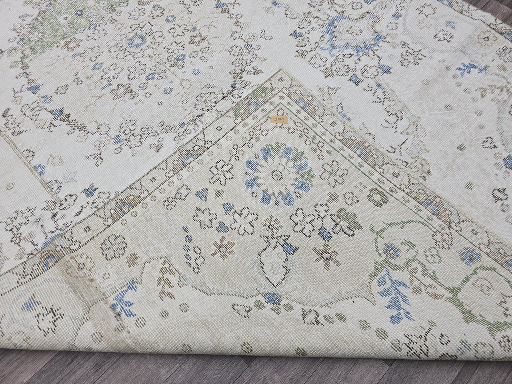 6x9 Vintage Turkish Oushak Rug: Handwoven Wool Cream Floral Carpet